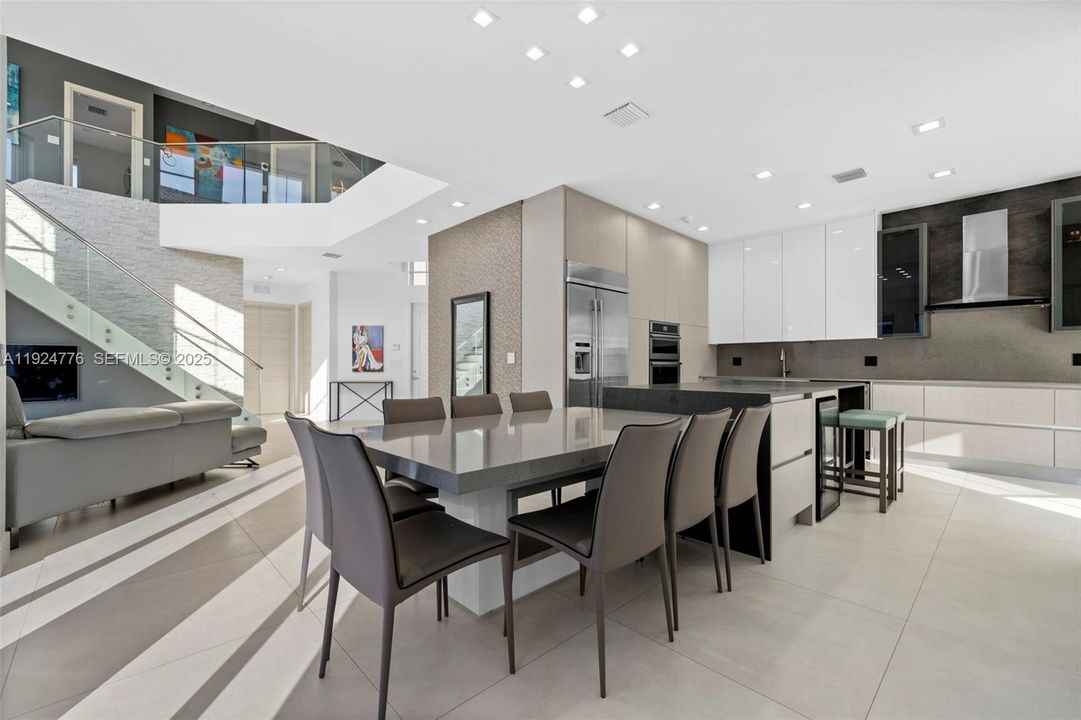 For Rent: $10,000 (4 beds, 2 baths, 2423 Square Feet)