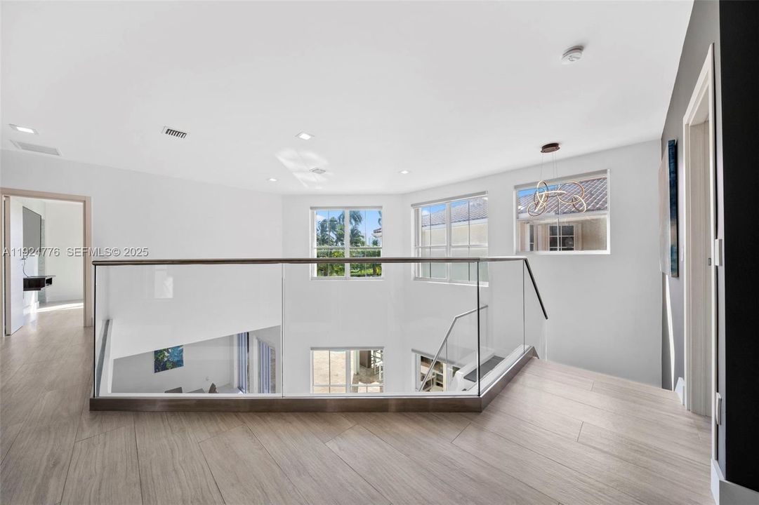 For Rent: $10,000 (4 beds, 2 baths, 2423 Square Feet)