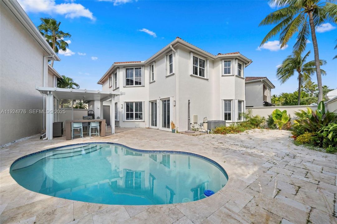 For Rent: $10,000 (4 beds, 2 baths, 2423 Square Feet)