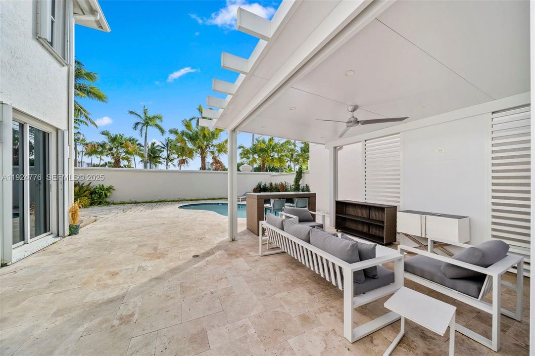 For Rent: $10,000 (4 beds, 2 baths, 2423 Square Feet)