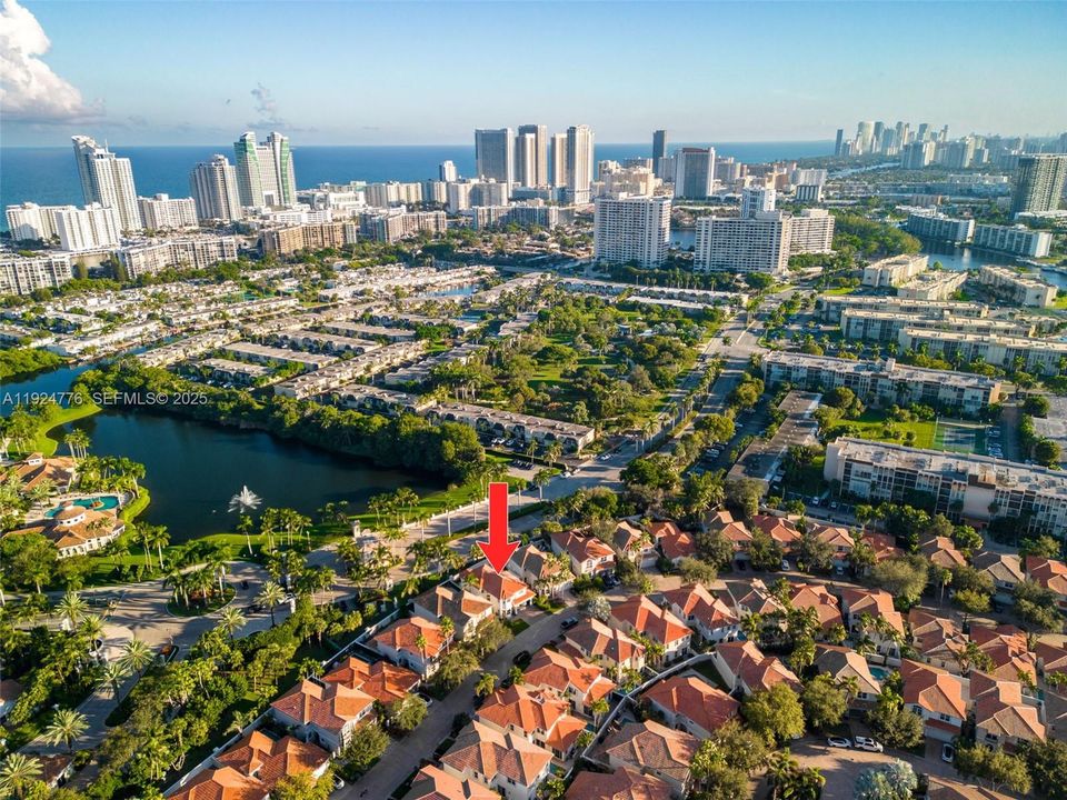 For Rent: $10,000 (4 beds, 2 baths, 2423 Square Feet)