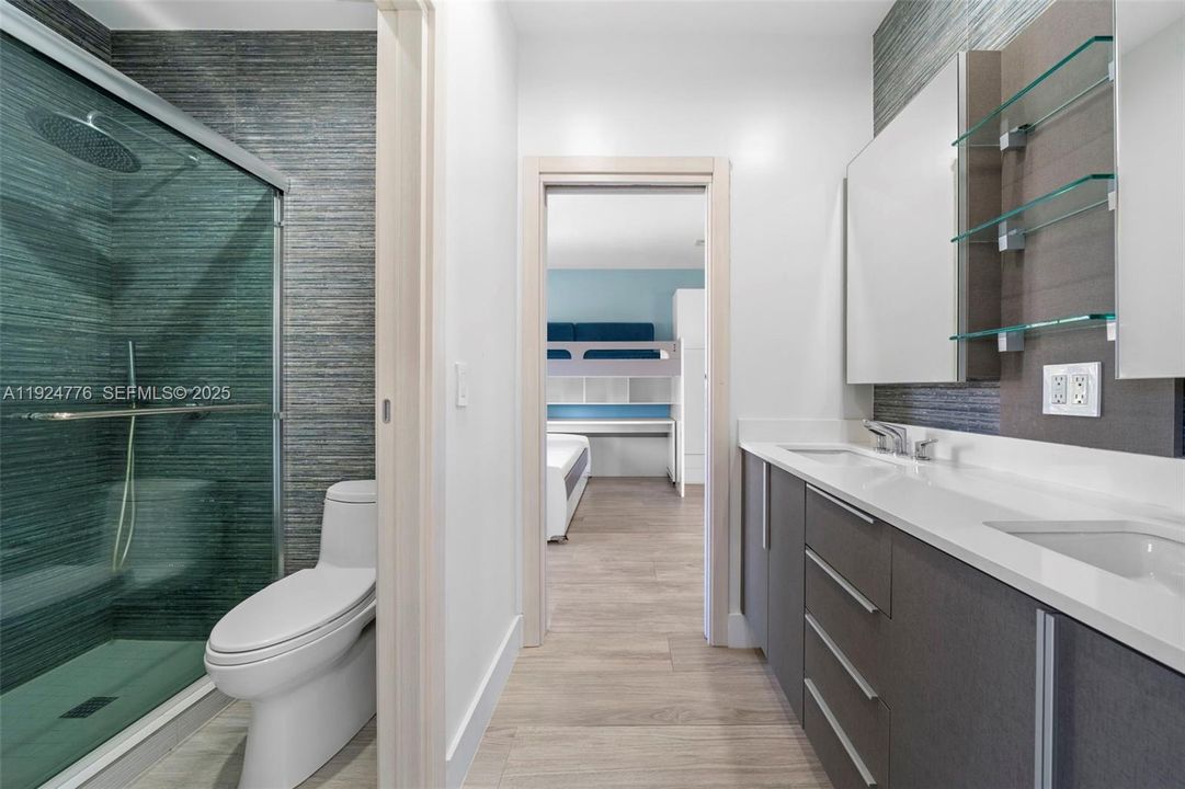 For Rent: $10,000 (4 beds, 2 baths, 2423 Square Feet)