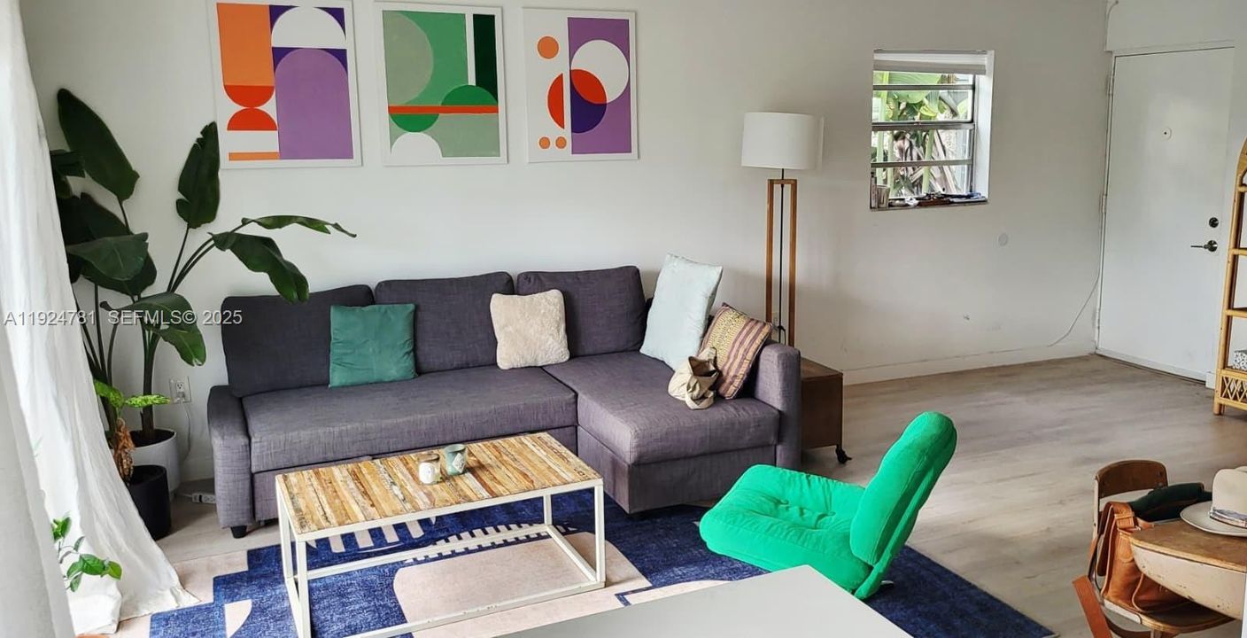 На продажу: $500,000 (2 спален, 2 ванн, 956 Квадратных фут)