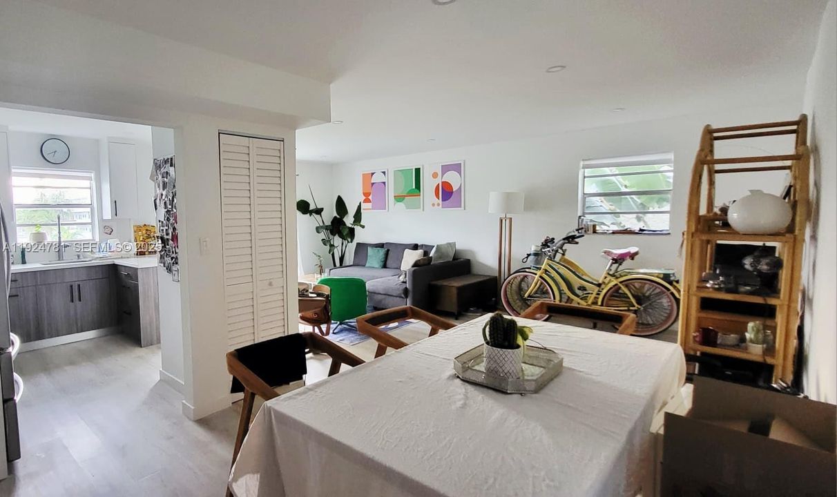 На продажу: $500,000 (2 спален, 2 ванн, 956 Квадратных фут)