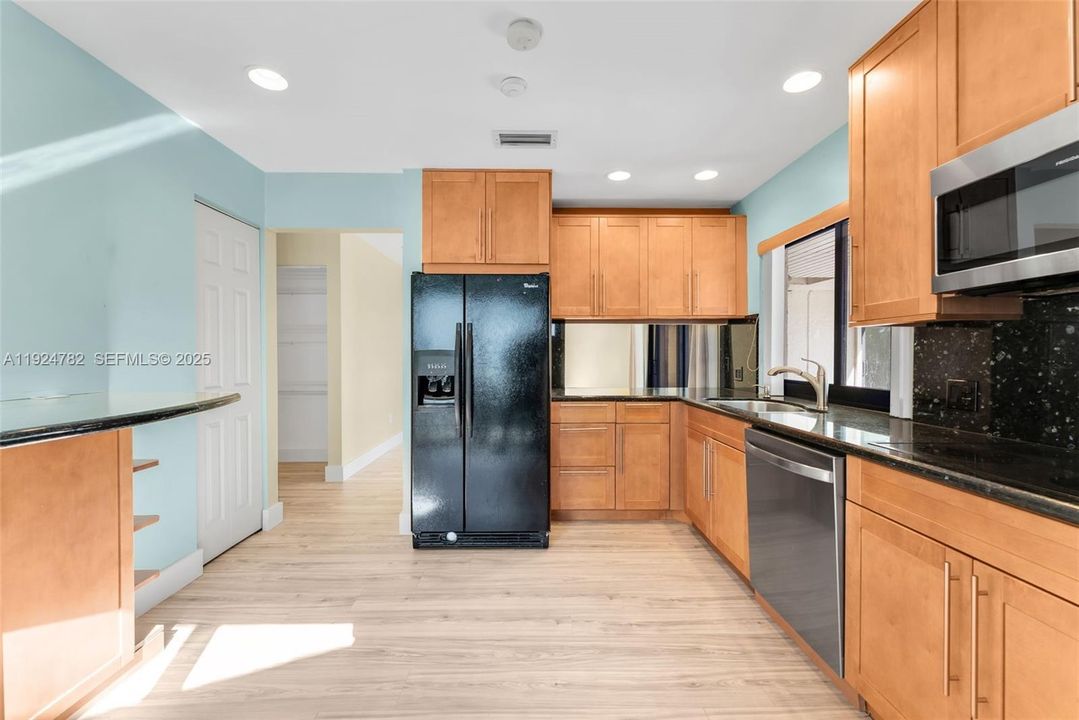 待售: $575,000 (3 贝兹, 2 浴室, 1505 平方英尺)