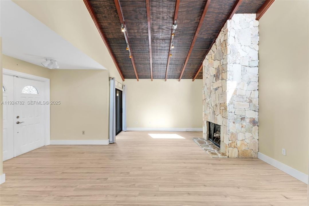 待售: $575,000 (3 贝兹, 2 浴室, 1505 平方英尺)