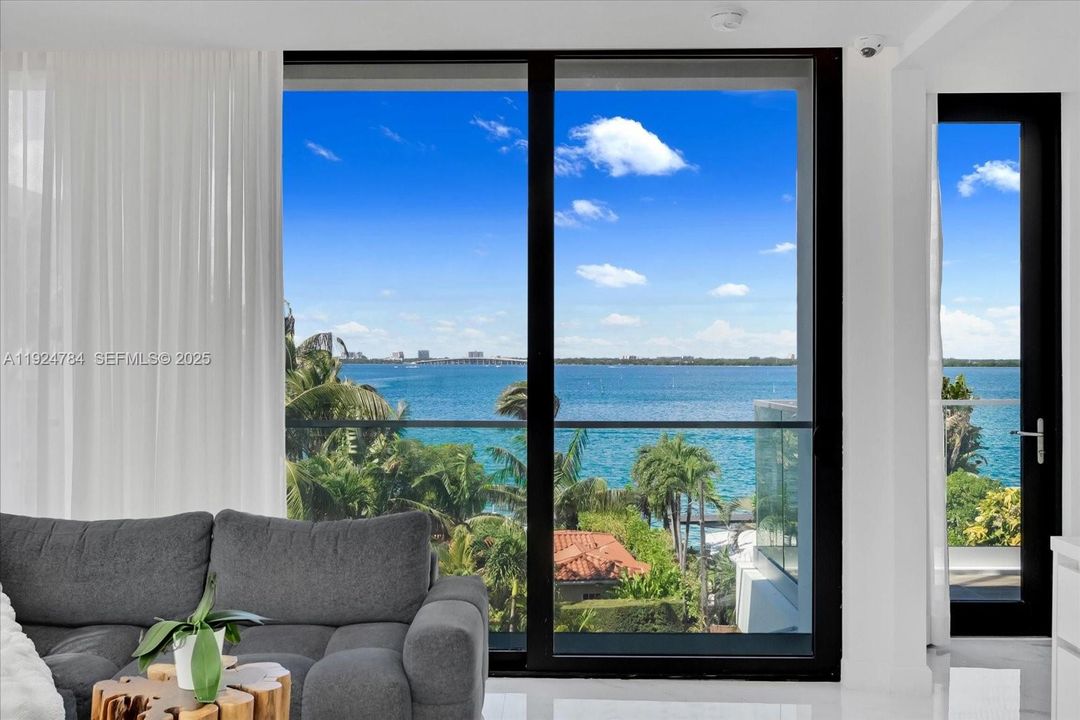 待售: $8,900,000 (3 贝兹, 3 浴室, 3153 平方英尺)