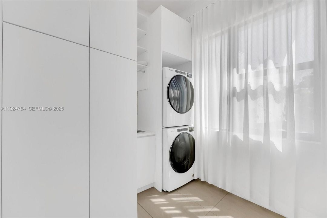 待售: $8,900,000 (3 贝兹, 3 浴室, 3153 平方英尺)