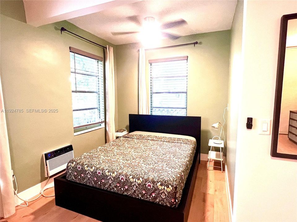 For Rent: $1,800 (0 beds, 1 baths, 450 Square Feet)
