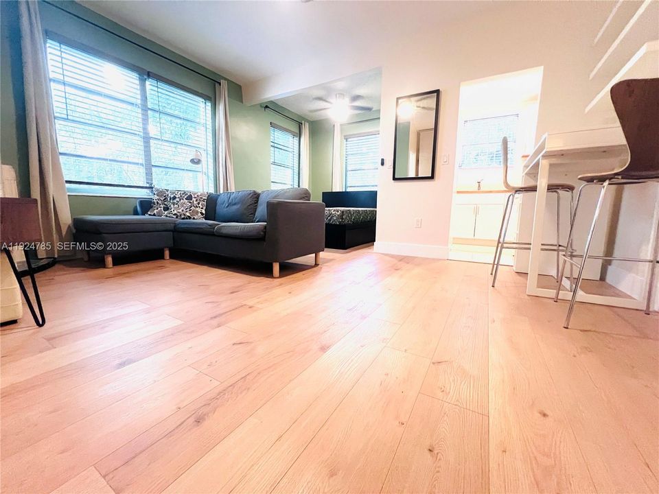 For Rent: $1,800 (0 beds, 1 baths, 450 Square Feet)