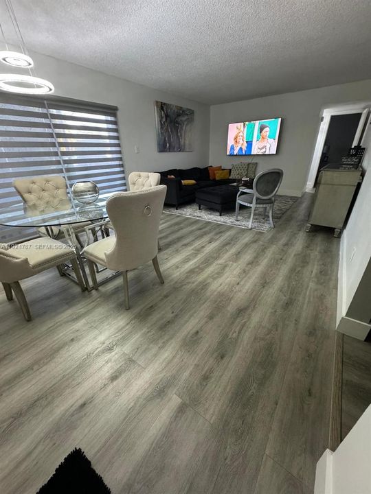 For Rent: $1,750 (1 beds, 1 baths, 738 Square Feet)