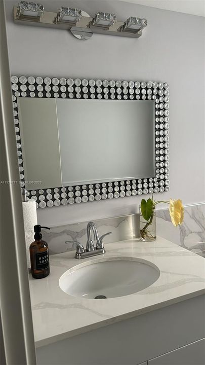 For Rent: $1,750 (1 beds, 1 baths, 738 Square Feet)