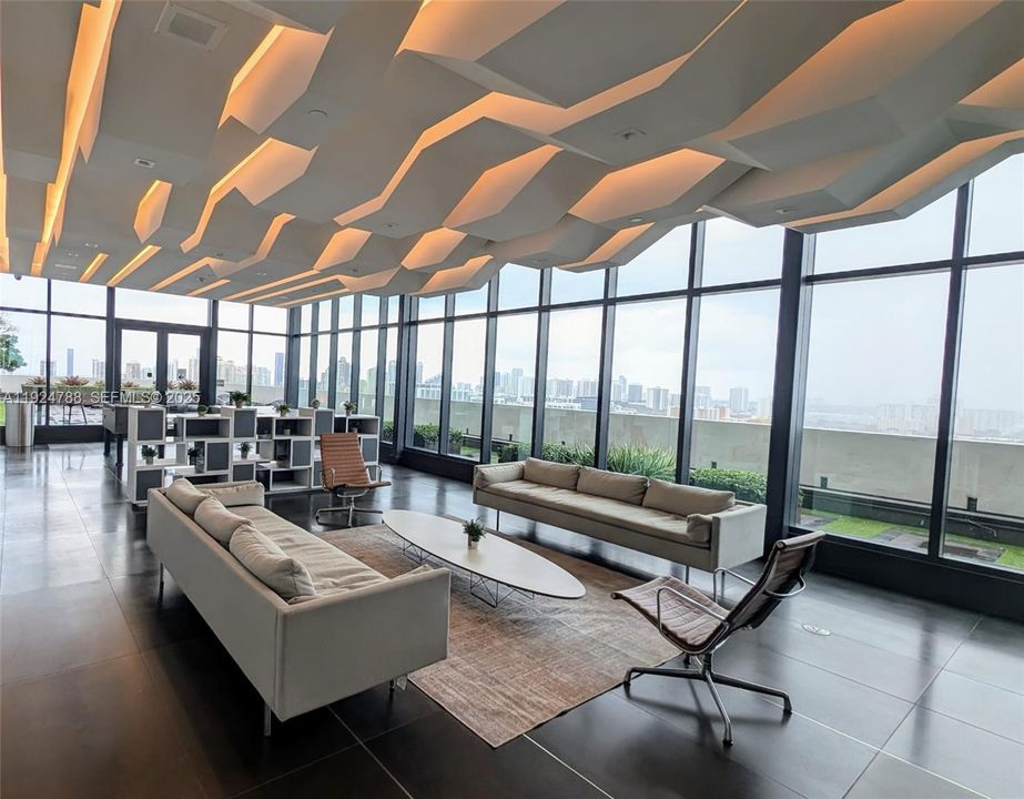 Common Area - Lounge Area