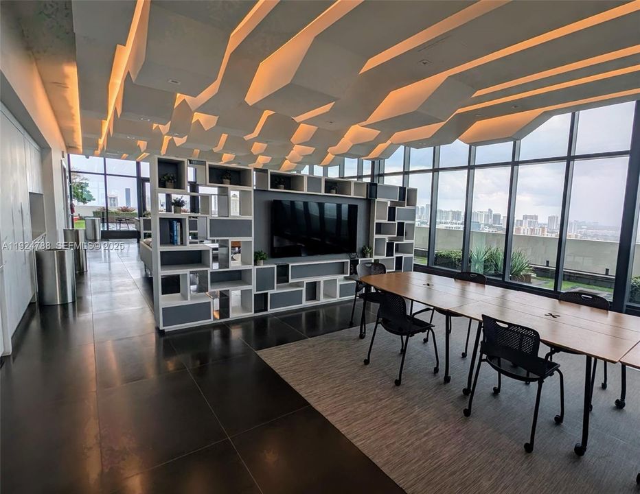 Common Area - Meeting Room