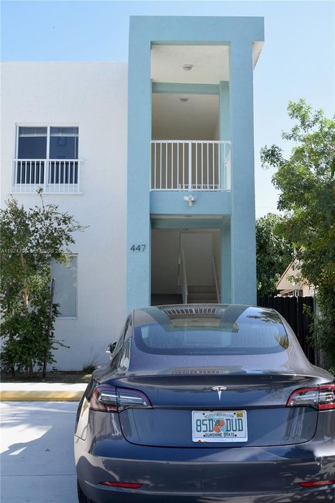 For Rent: $2,900 (3 beds, 2 baths, 2396 Square Feet)