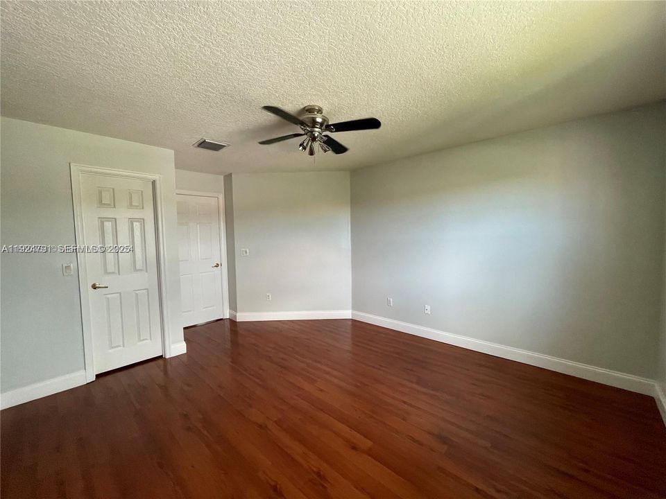 В аренду: $5,800 (5 спален, 2 ванн, 2890 Квадратных фут)