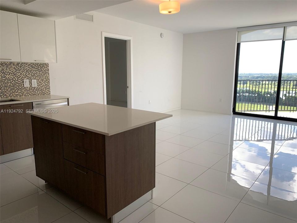 For Rent: $3,600 (2 beds, 2 baths, 1166 Square Feet)