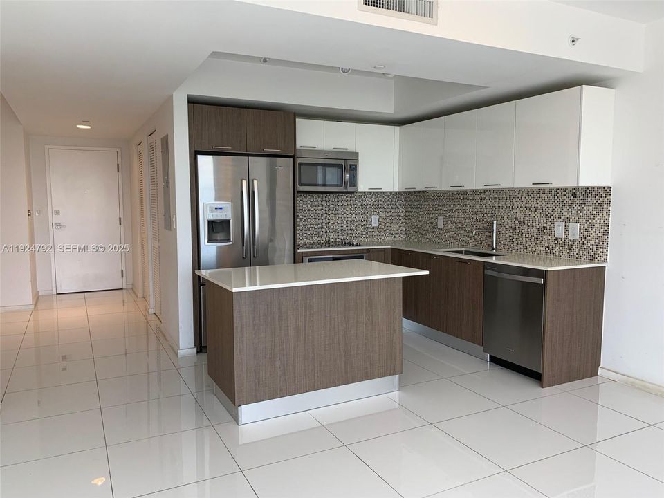 For Rent: $3,600 (2 beds, 2 baths, 1166 Square Feet)