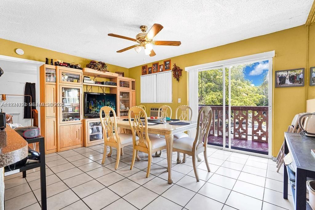 For Sale: $699,000 (7 beds, 3 baths, 2555 Square Feet)