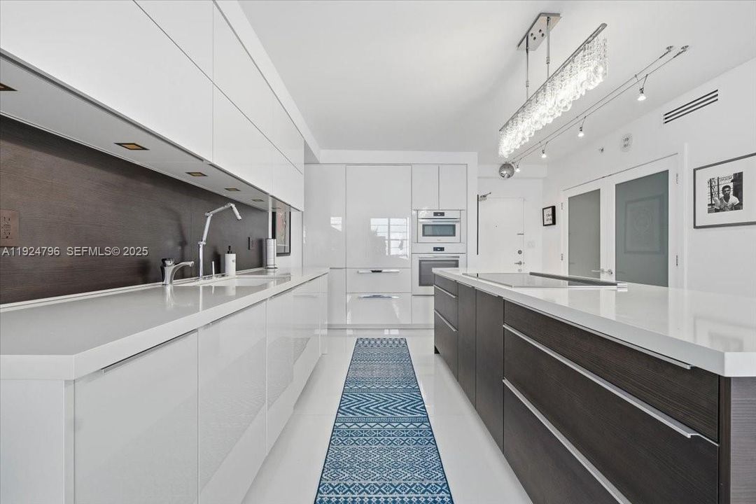 待售: $3,449,000 (4 贝兹, 4 浴室, 2565 平方英尺)