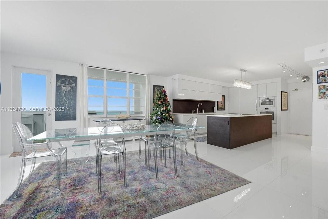 待售: $3,449,000 (4 贝兹, 4 浴室, 2565 平方英尺)