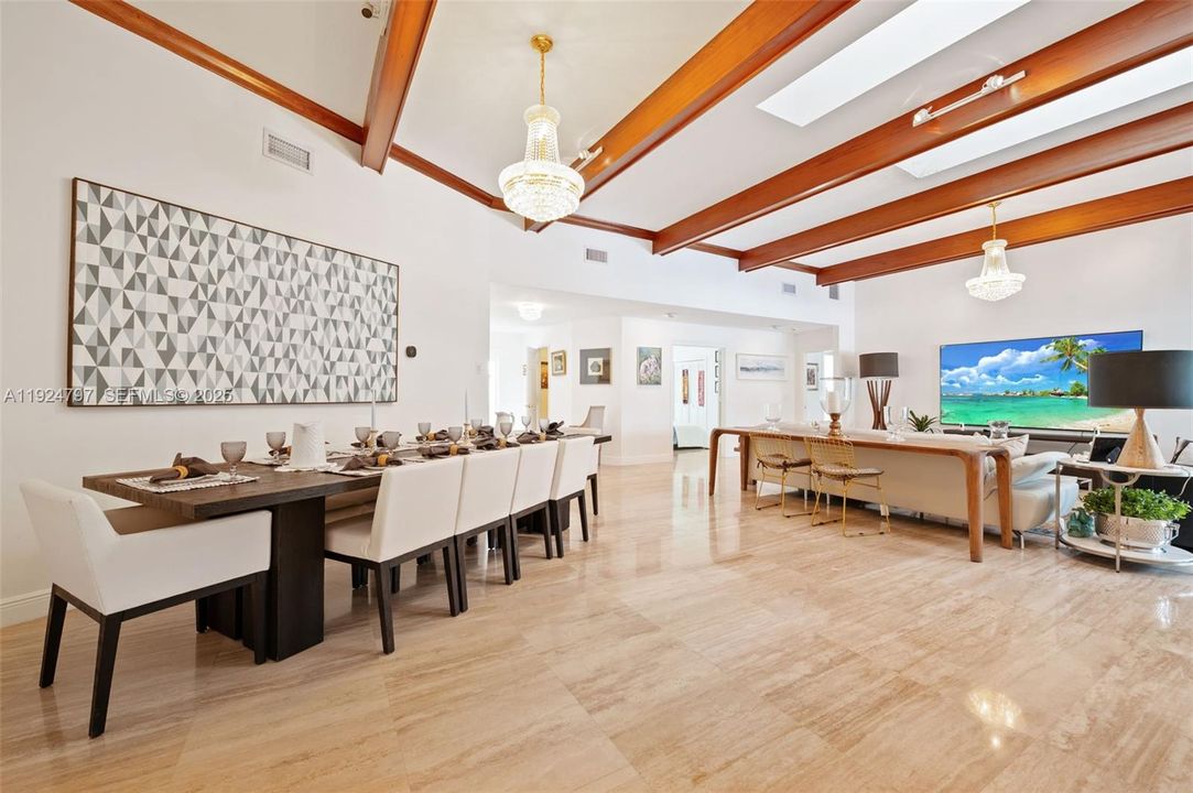 En Venta: $1,630,000 (5 camas, 3 baños, 3004 Pies cuadrados)