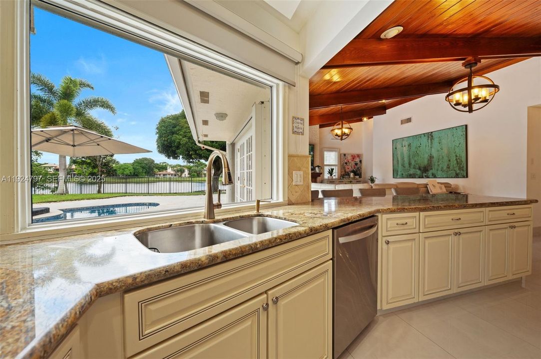 En Venta: $1,630,000 (5 camas, 3 baños, 3004 Pies cuadrados)