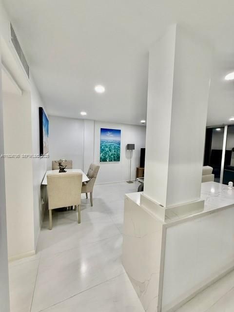 For Rent: $3,200 (1 beds, 1 baths, 680 Square Feet)