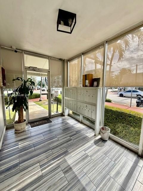 For Rent: $3,200 (1 beds, 1 baths, 680 Square Feet)
