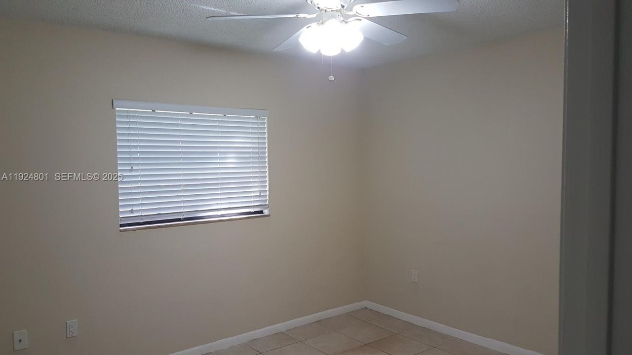 For Rent: $2,300 (2 beds, 2 baths, 970 Square Feet)