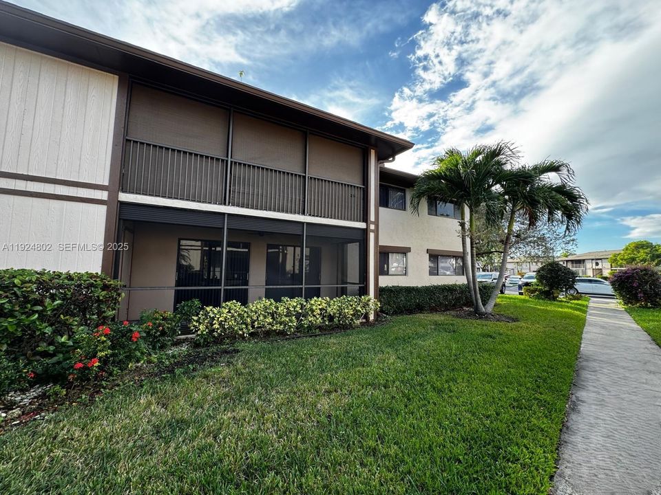 For Sale: $129,000 (3 beds, 2 baths, 1163 Square Feet)