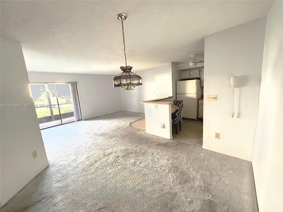 For Sale: $129,000 (3 beds, 2 baths, 1163 Square Feet)