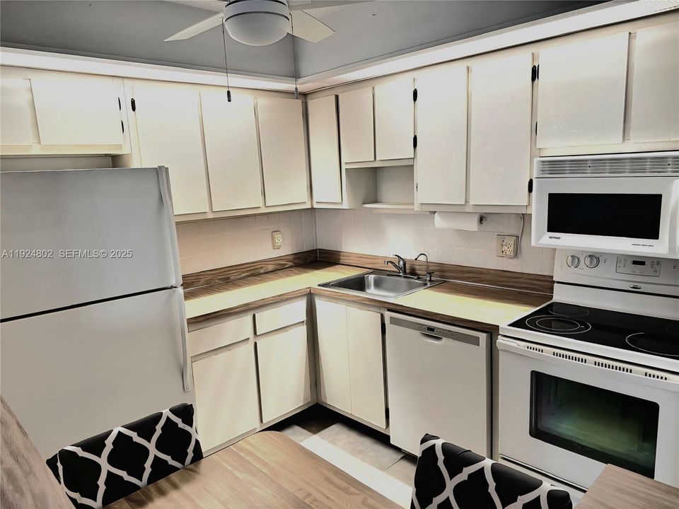 For Sale: $129,000 (3 beds, 2 baths, 1163 Square Feet)