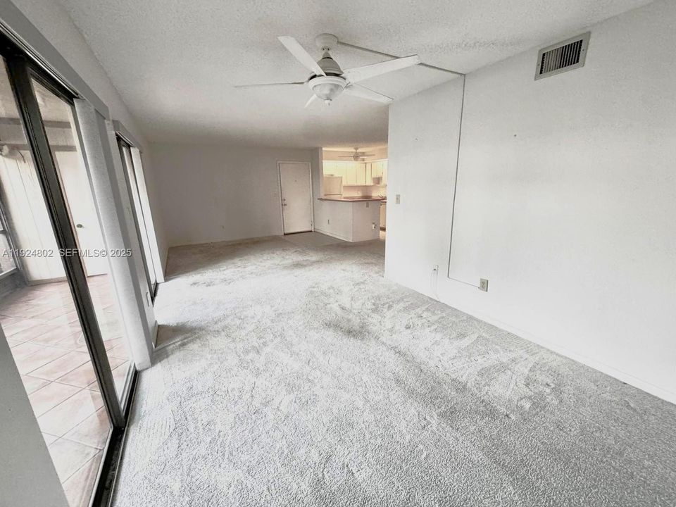 For Sale: $129,000 (3 beds, 2 baths, 1163 Square Feet)