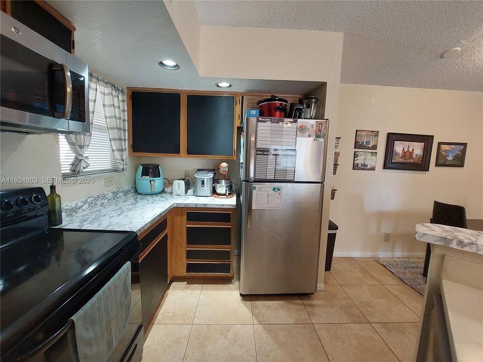 For Sale: $295,000 (2 beds, 2 baths, 1105 Square Feet)