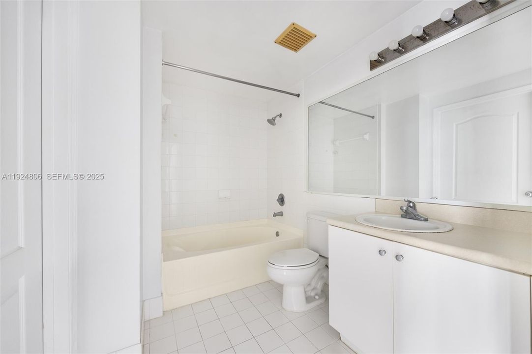 В аренду: $2,000 (1 спален, 1 ванн, 685 Квадратных фут)