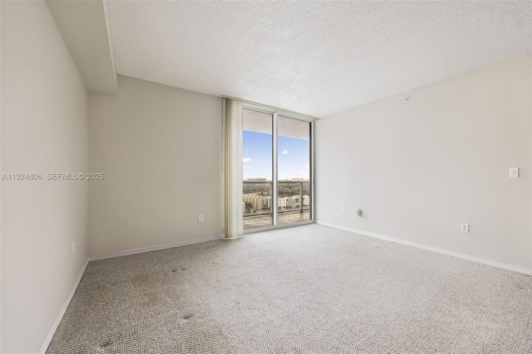 В аренду: $2,000 (1 спален, 1 ванн, 685 Квадратных фут)