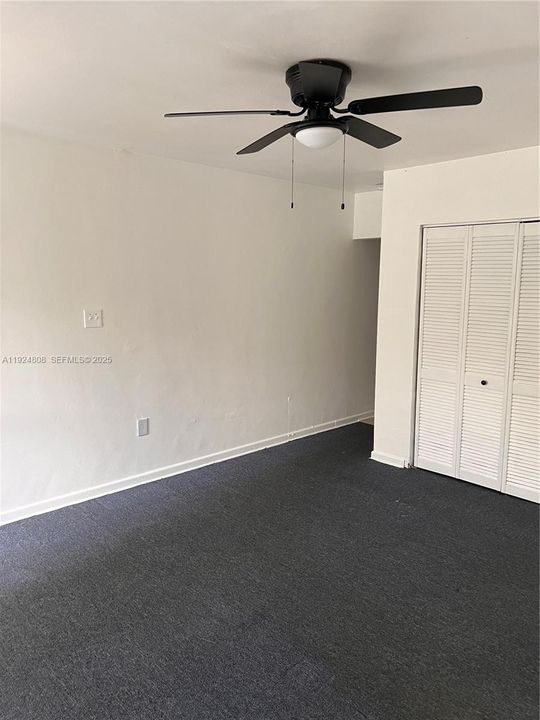 出租: $1,200 (0 贝兹, 1 浴室, 4788 平方英尺)