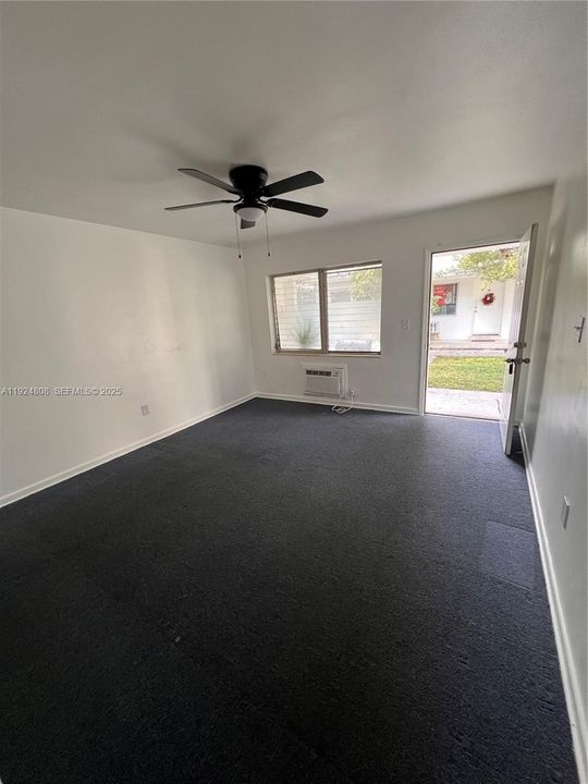 出租: $1,200 (0 贝兹, 1 浴室, 4788 平方英尺)