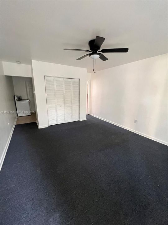 出租: $1,200 (0 贝兹, 1 浴室, 4788 平方英尺)