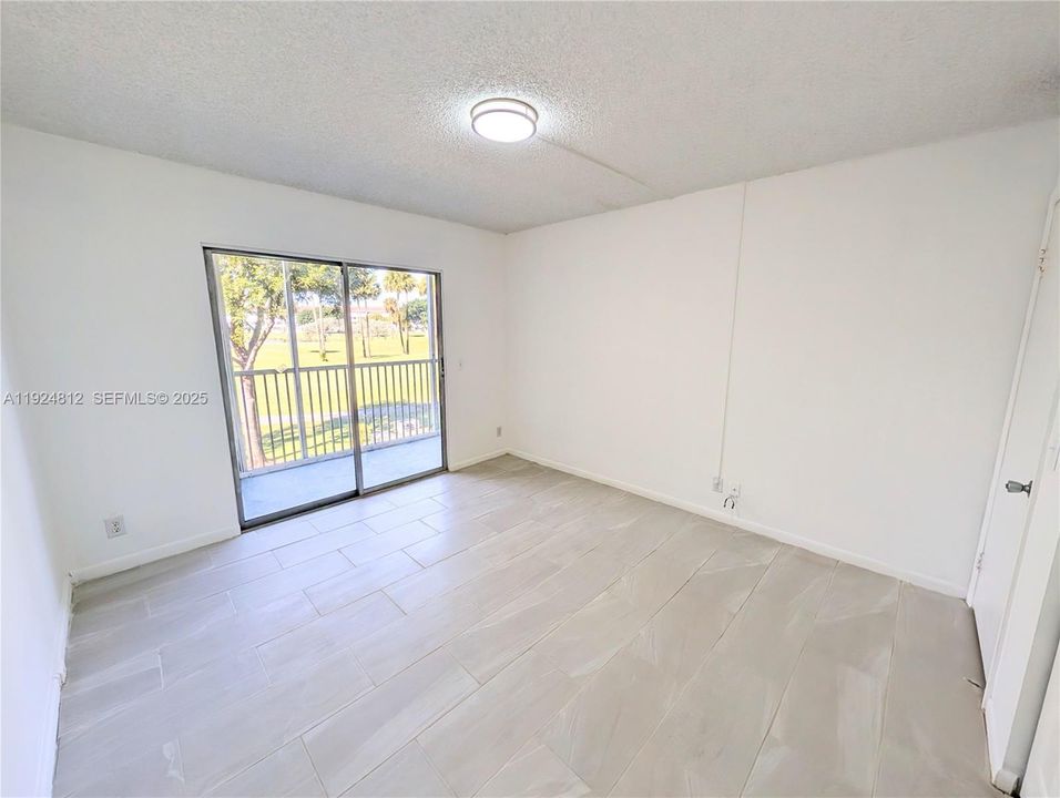 For Sale: $169,000 (2 beds, 2 baths, 1044 Square Feet)