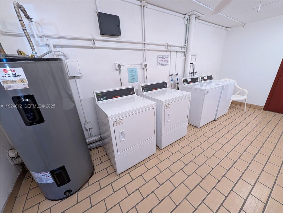 For Sale: $169,000 (2 beds, 2 baths, 1044 Square Feet)