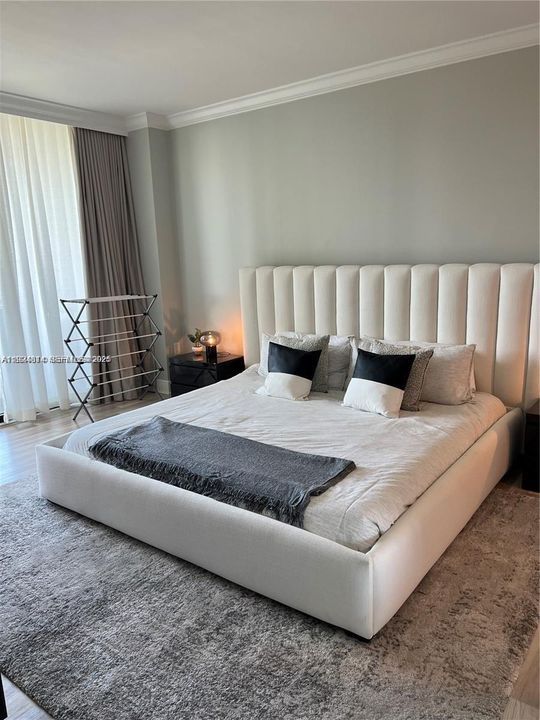 For Sale: $1,750,000 (2 beds, 2 baths, 1540 Square Feet)