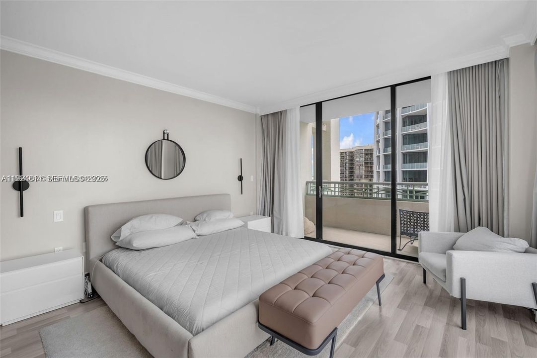 For Sale: $1,750,000 (2 beds, 2 baths, 1540 Square Feet)