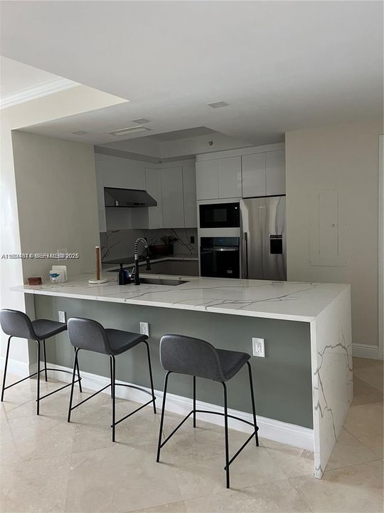 For Sale: $1,750,000 (2 beds, 2 baths, 1540 Square Feet)