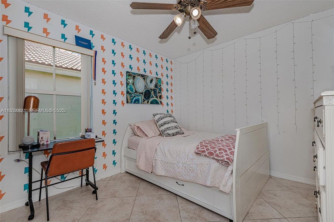 В аренду: $3,600 (3 спален, 2 ванн, 1438 Квадратных фут)