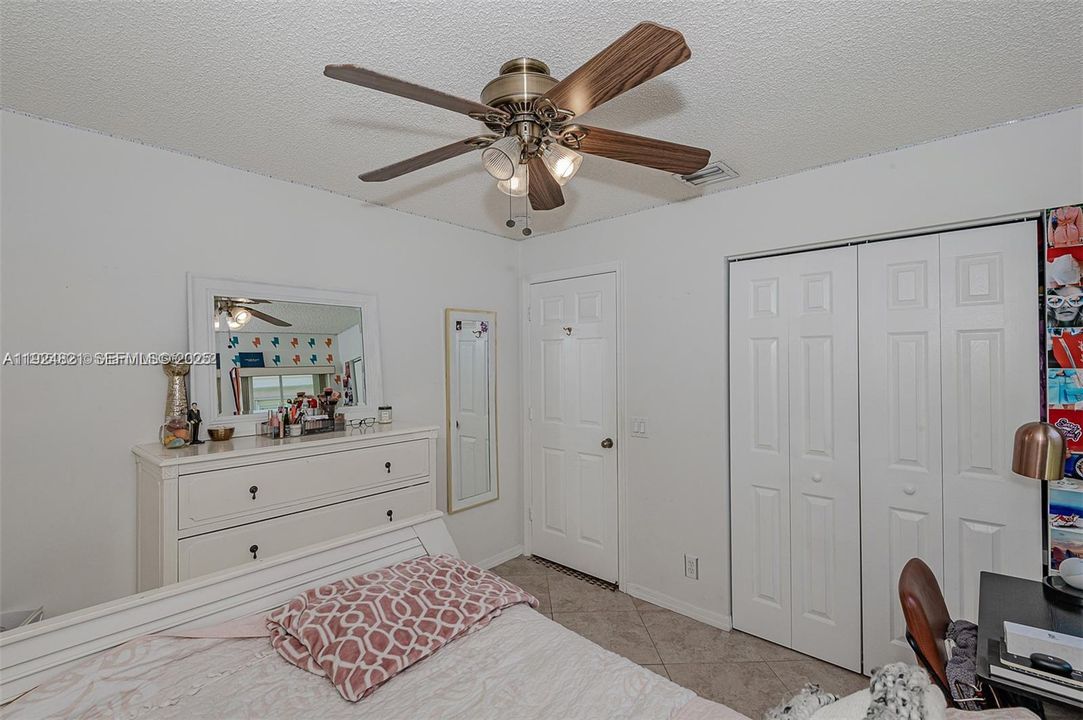 В аренду: $3,600 (3 спален, 2 ванн, 1438 Квадратных фут)