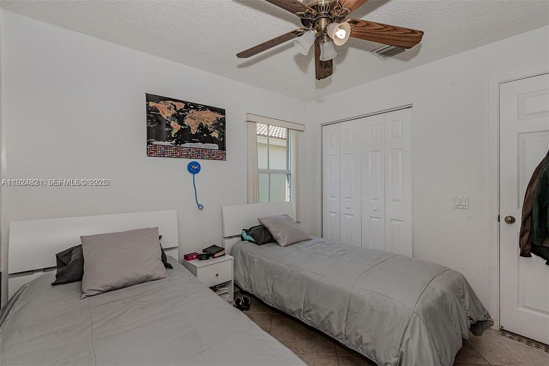 В аренду: $3,600 (3 спален, 2 ванн, 1438 Квадратных фут)