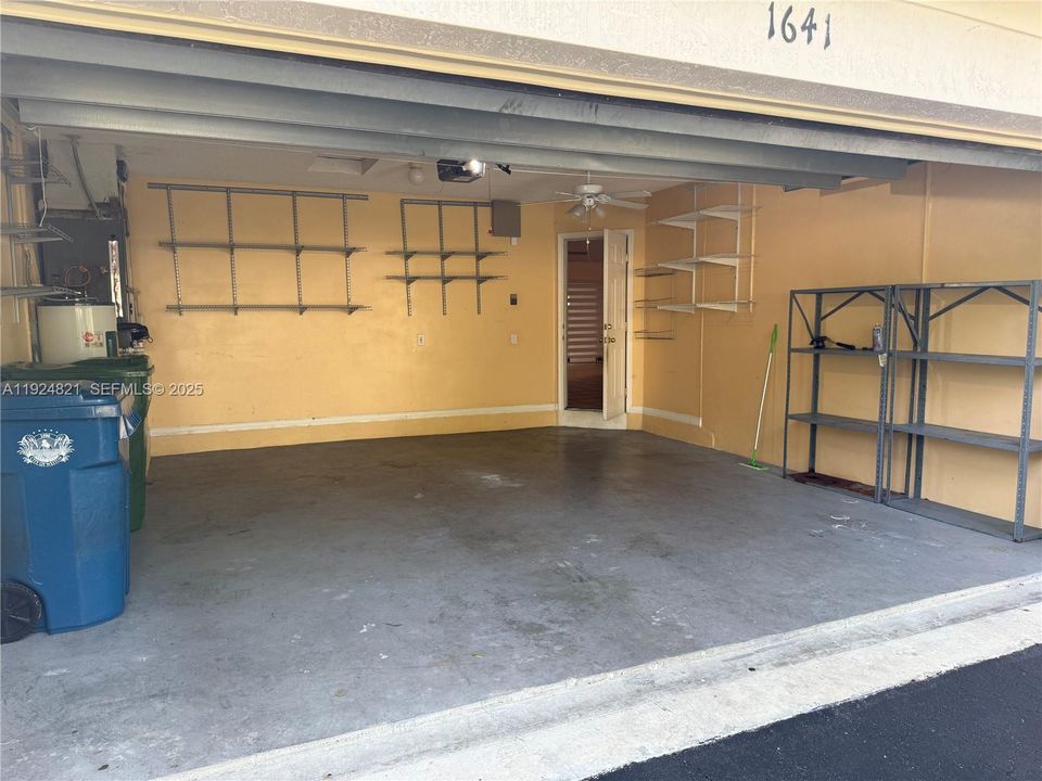 В аренду: $3,600 (3 спален, 2 ванн, 1438 Квадратных фут)