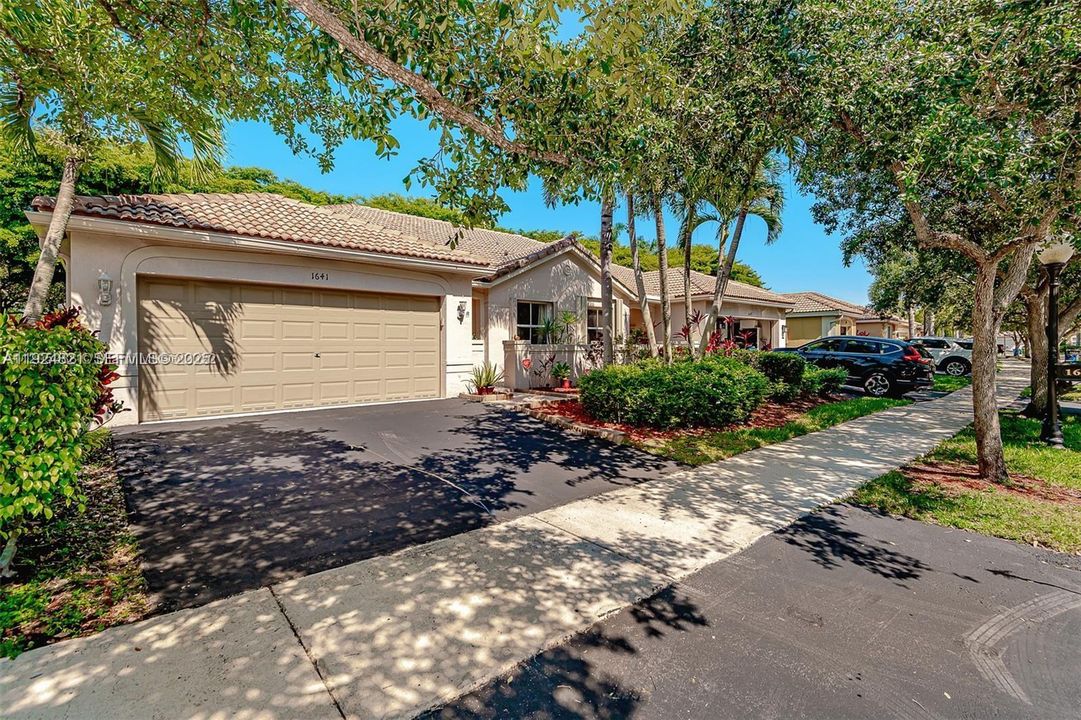 В аренду: $3,600 (3 спален, 2 ванн, 1438 Квадратных фут)